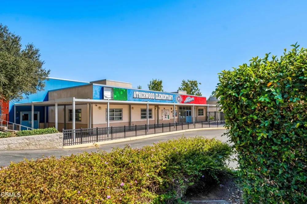 2717 Carlmont Place Simi Valley, CA 93065