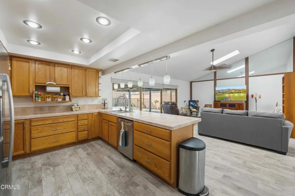2717 Carlmont Place Simi Valley, CA 93065