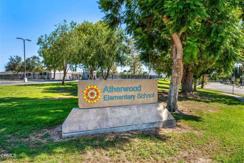 2717 Carlmont Place Simi Valley, CA 93065