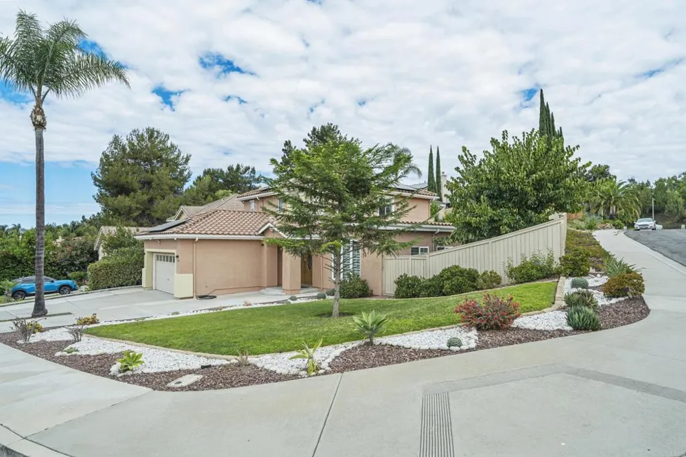 1242 Via Contessa San Marcos, CA 92069