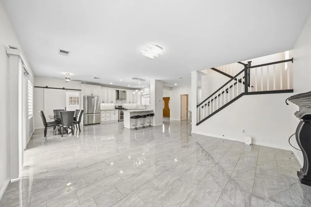 1242 Via Contessa San Marcos, CA 92069
