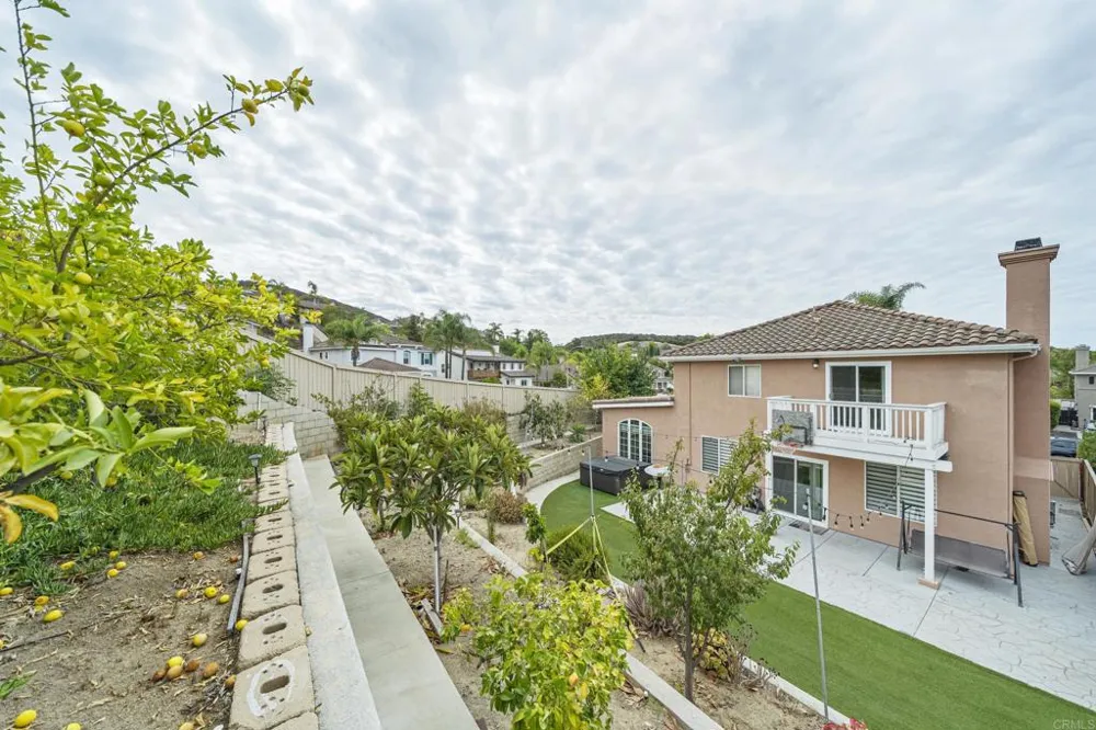1242 Via Contessa San Marcos, CA 92069