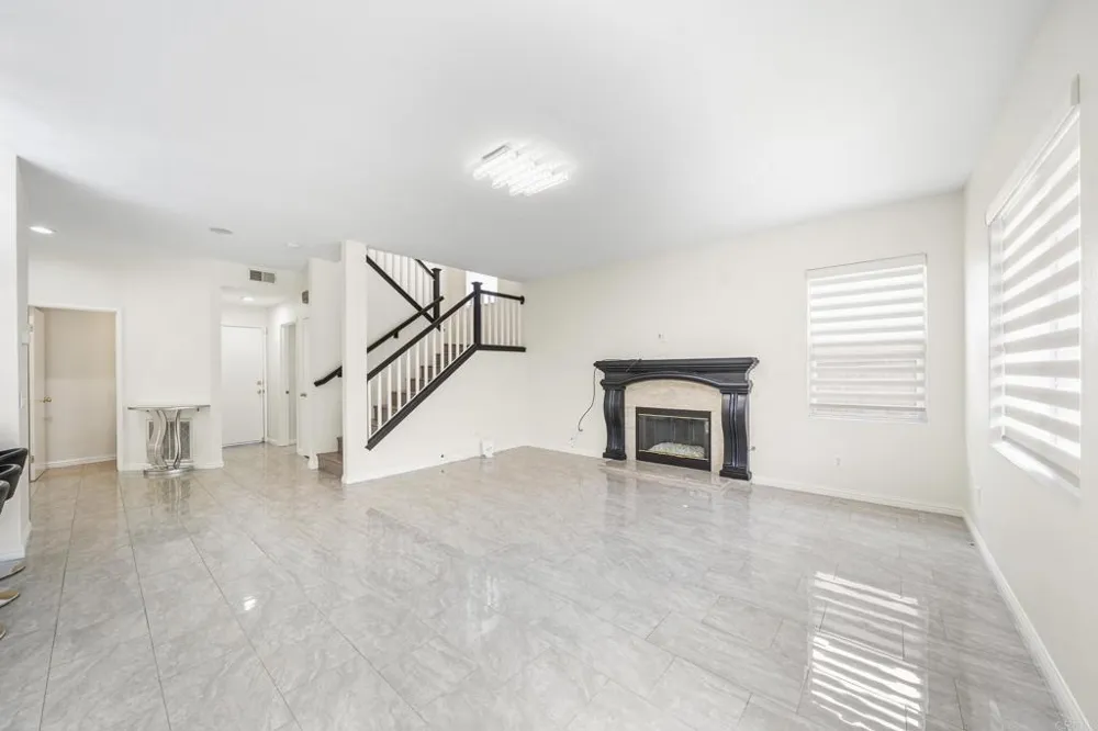 1242 Via Contessa San Marcos, CA 92069