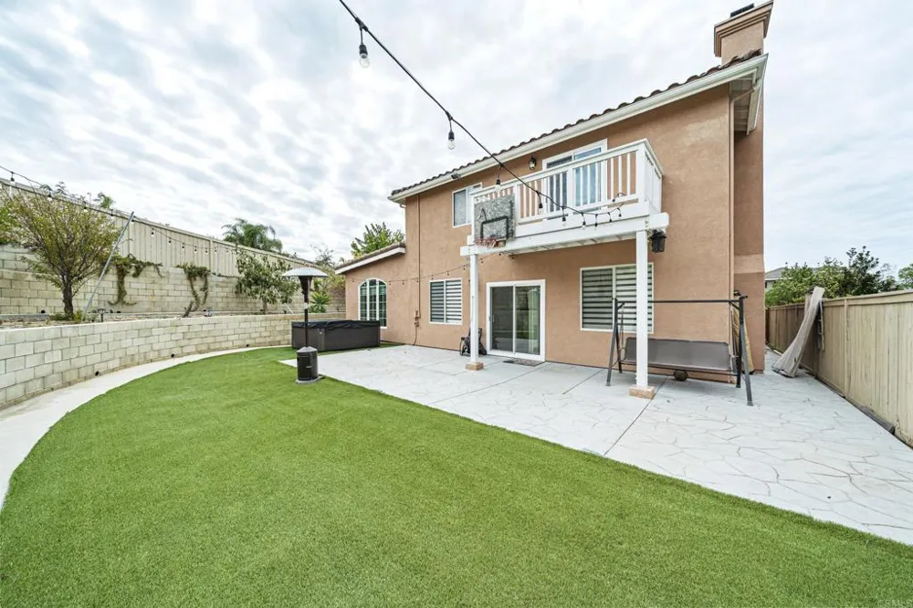 1242 Via Contessa San Marcos, CA 92069