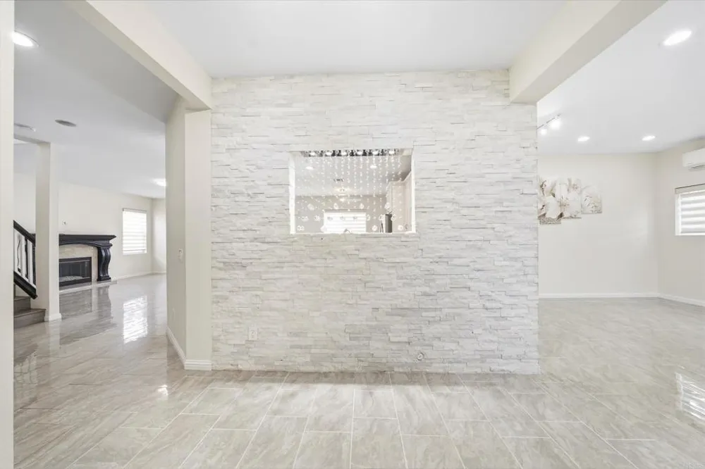 1242 Via Contessa San Marcos, CA 92069