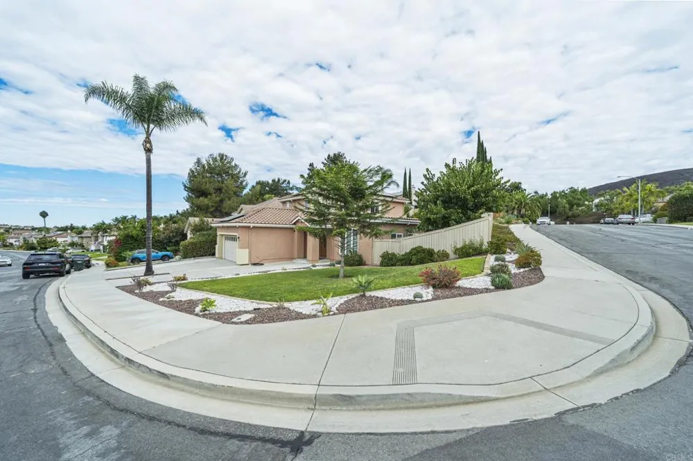 1242 Via Contessa San Marcos, CA 92069