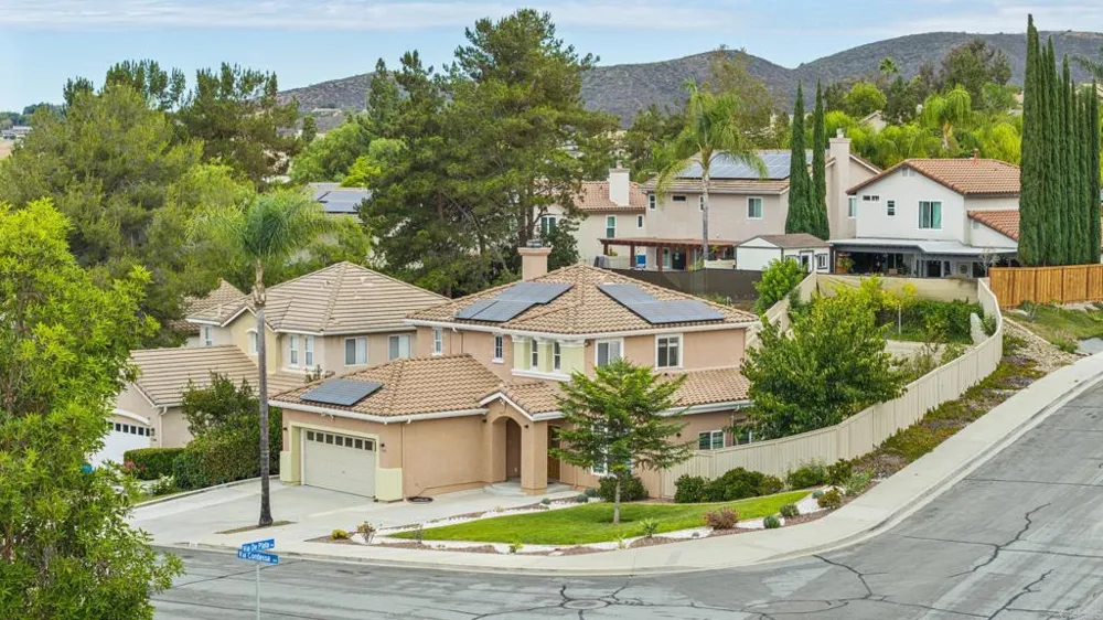 1242 Via Contessa San Marcos, CA 92069