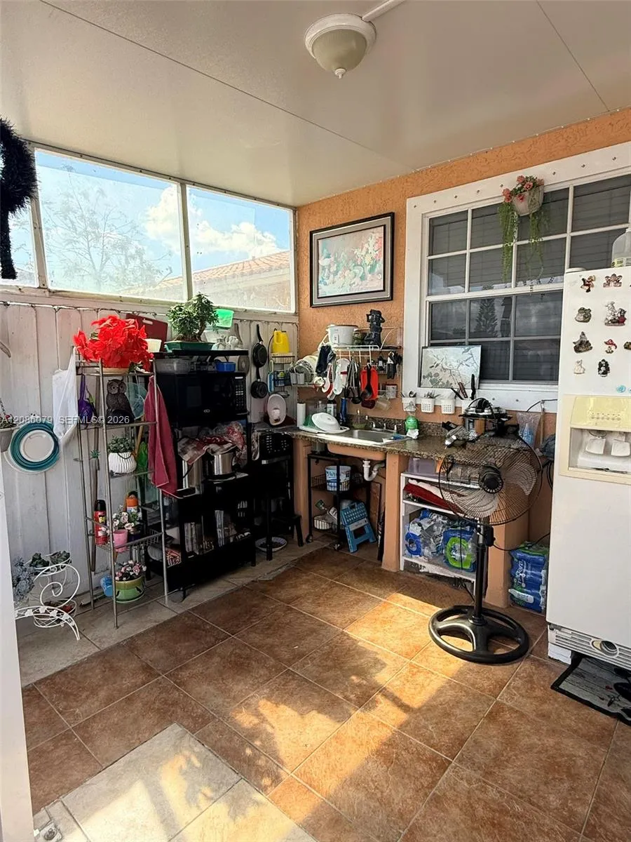 343 W 11th St Hialeah, FL 33010