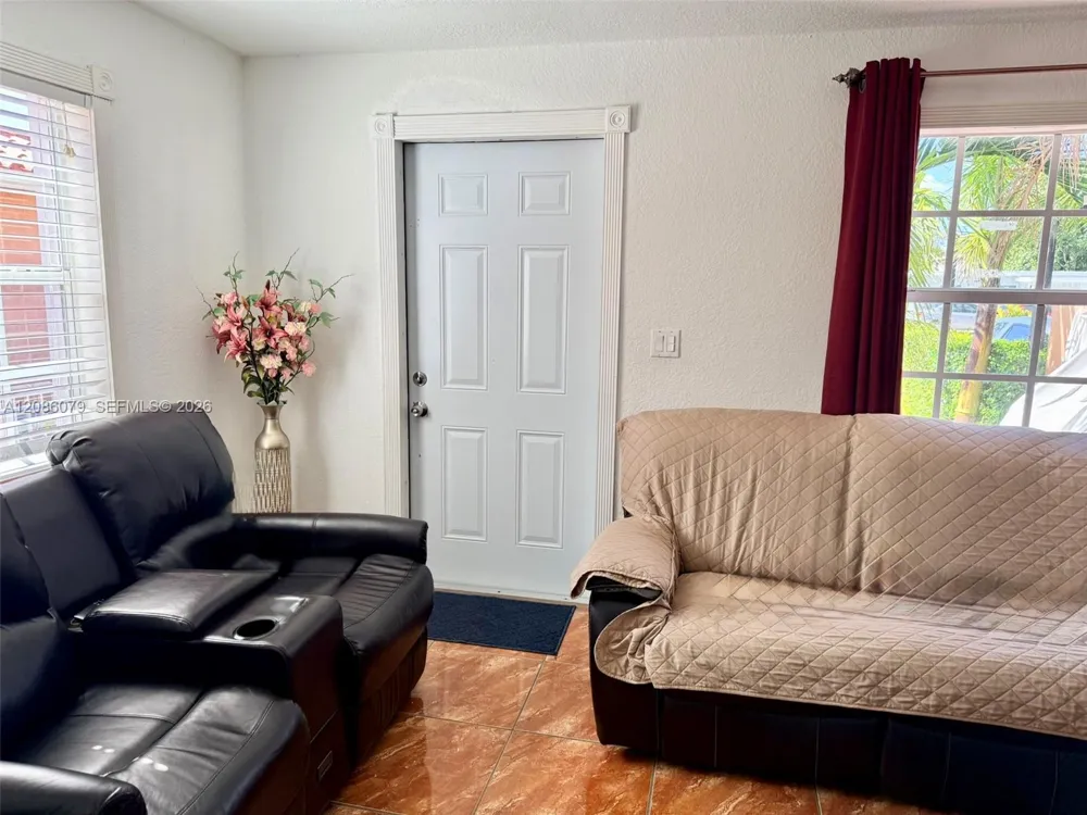 343 W 11th St Hialeah, FL 33010