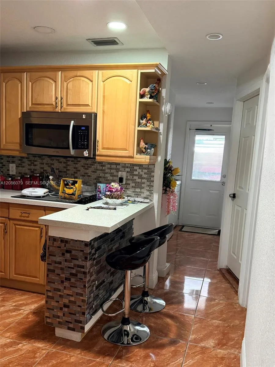 343 W 11th St Hialeah, FL 33010