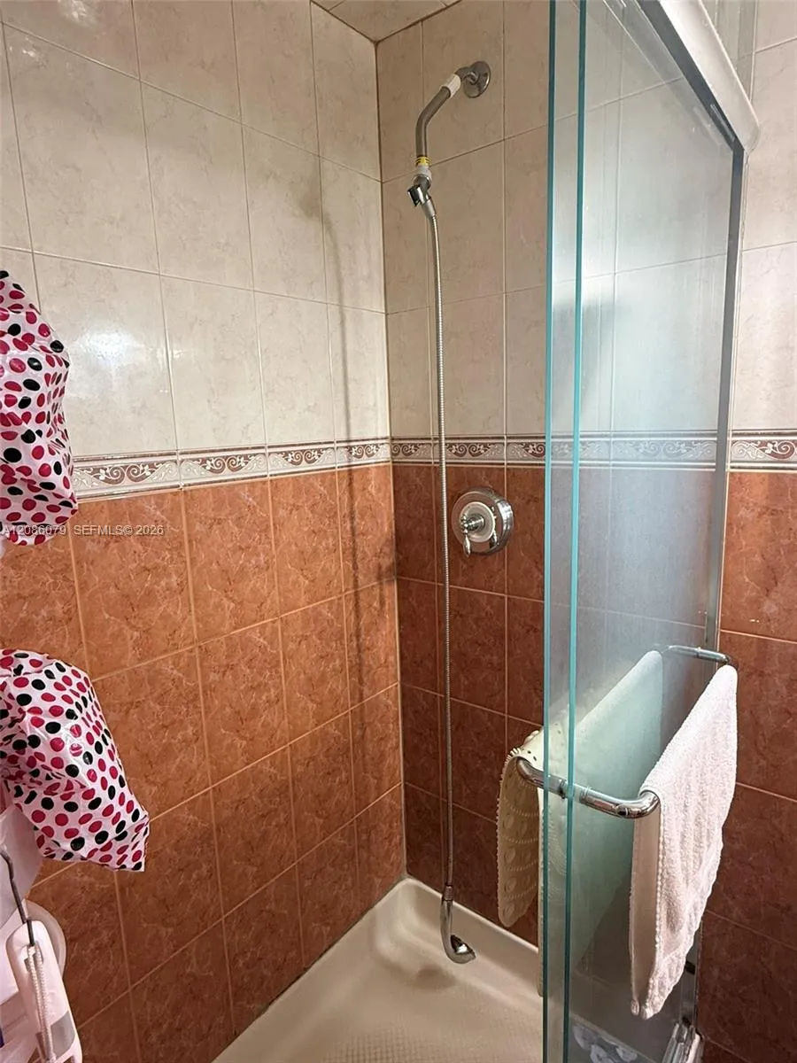 343 W 11th St Hialeah, FL 33010