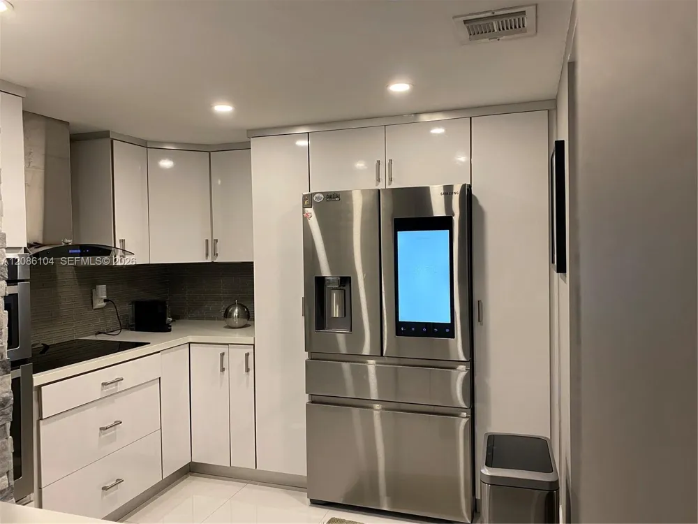 555 NE 15th St #12J Miami, FL 33132