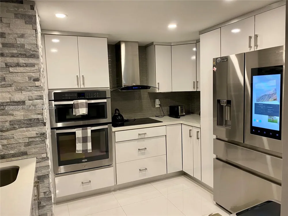 555 NE 15th St #12J Miami, FL 33132