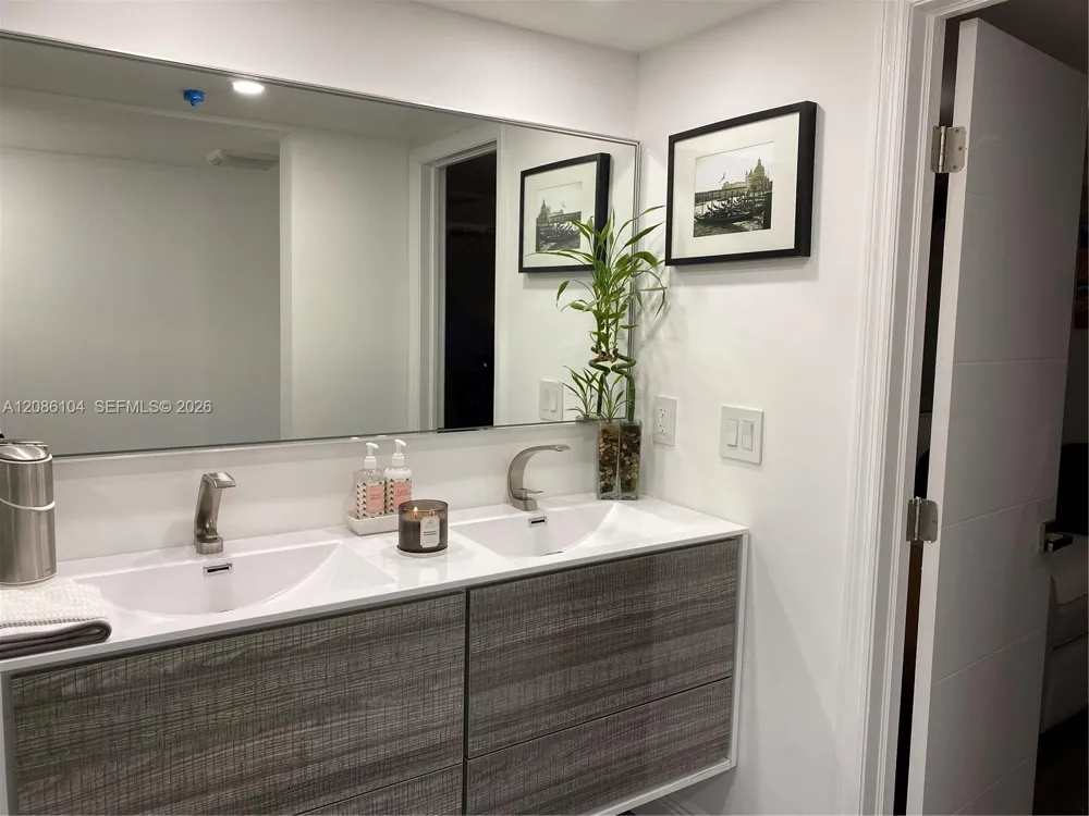 555 NE 15th St #12J Miami, FL 33132