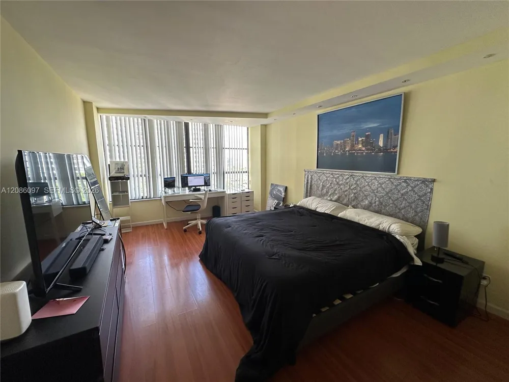 600 Three Islands Blvd #614 Hallandale Beach, FL 33009