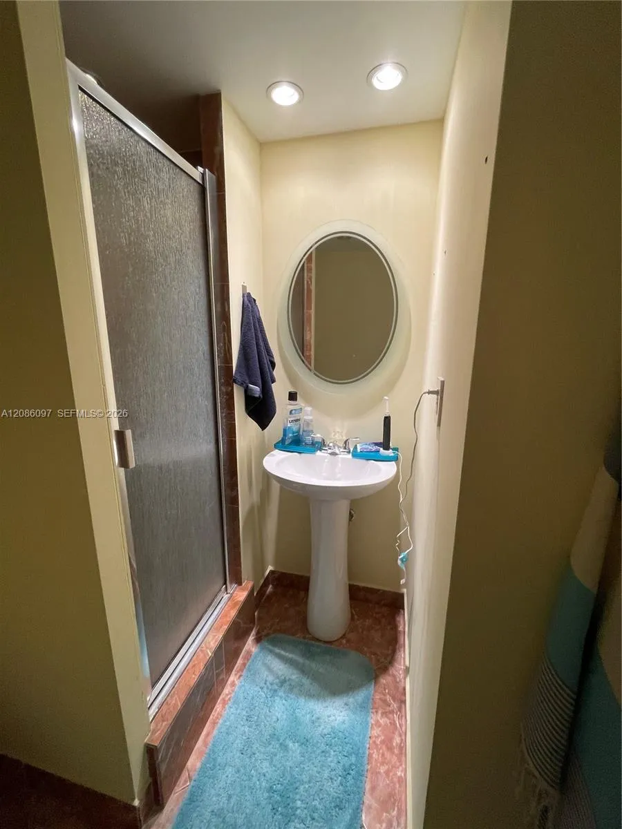 600 Three Islands Blvd #614 Hallandale Beach, FL 33009