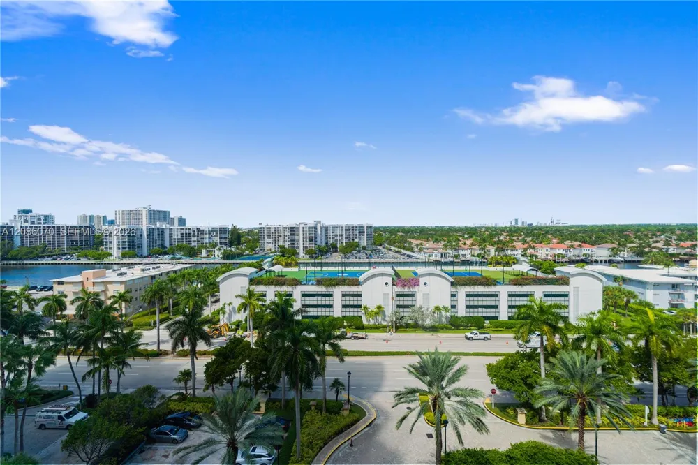 2501 S Ocean Dr #927 (available) Hollywood, FL 33019