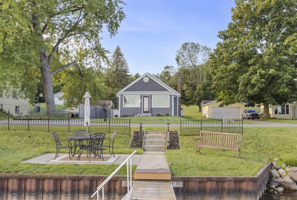 43 W Hickory Road Johnstown Township, MI 49017