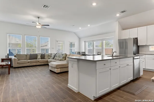 9351 Oxford Shire San Antonio, TX 78254
