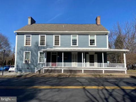 400 E WASHINGTON STREET E #5
