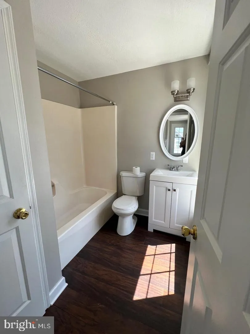 400 E WASHINGTON STREET E #5 Charles Town, WV 25414