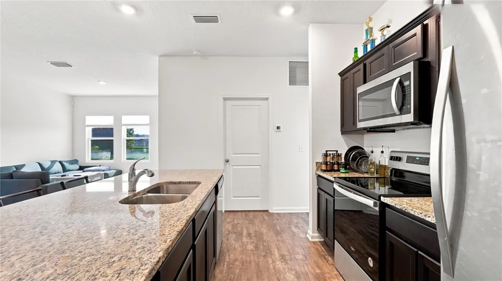 5646 ALEXANDER SPRINGS PLACE Lakeland, FL 33811