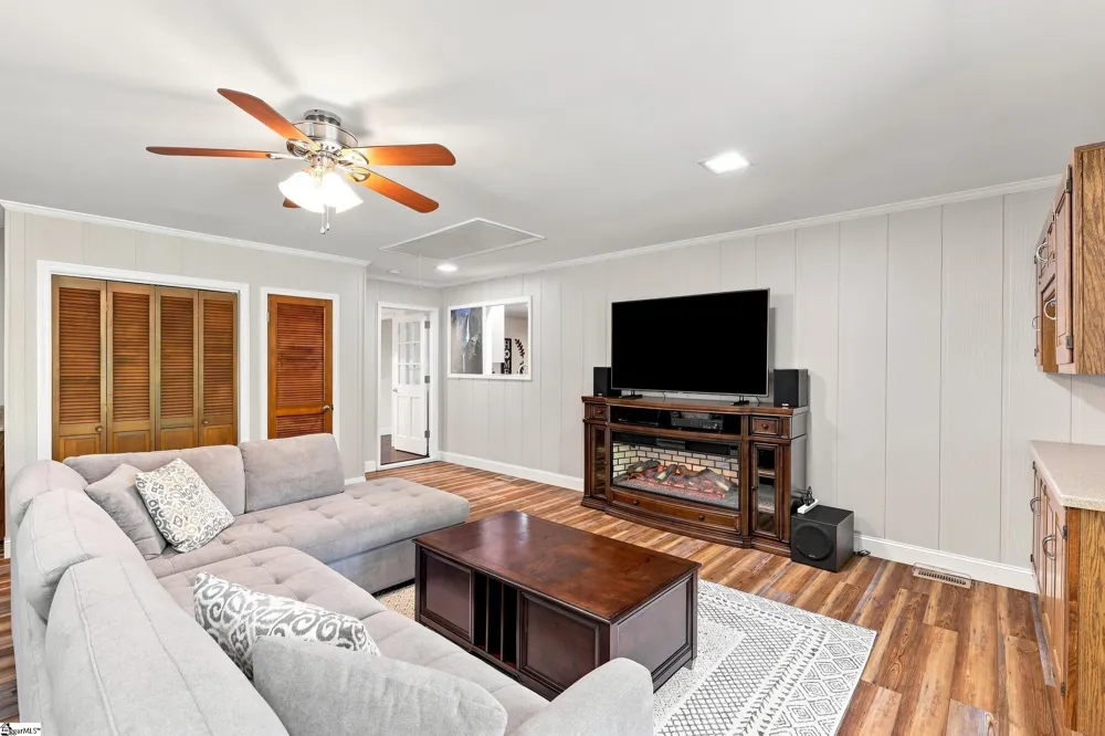 112 Lakeview Circle Clemson, SC 29631