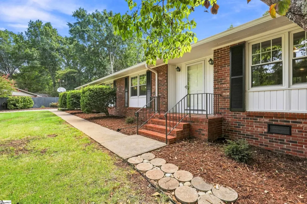 112 Lakeview Circle Clemson, SC 29631