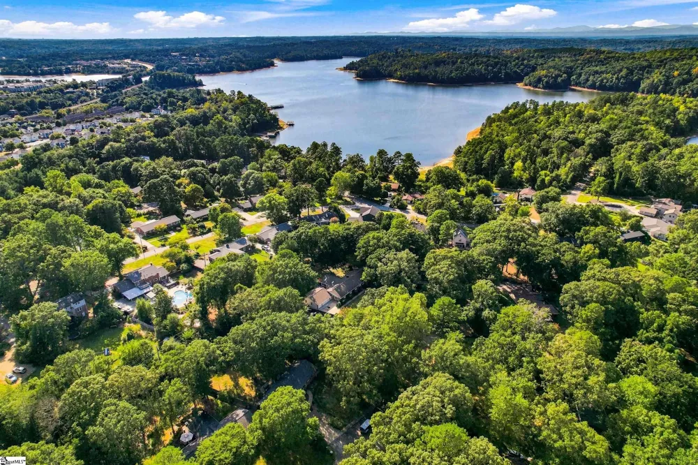112 Lakeview Circle Clemson, SC 29631