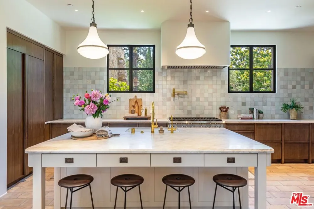 976 Alpine Drive Beverly Hills, CA 90210