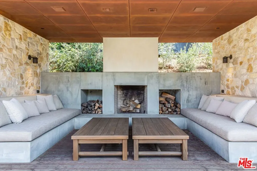 976 Alpine Drive Beverly Hills, CA 90210