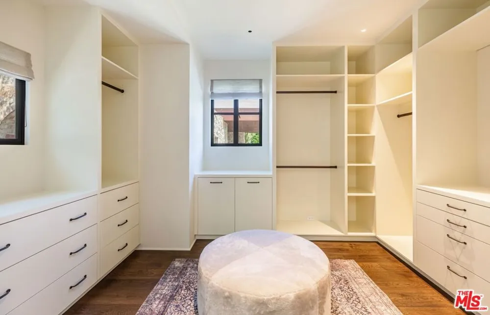 976 Alpine Drive Beverly Hills, CA 90210