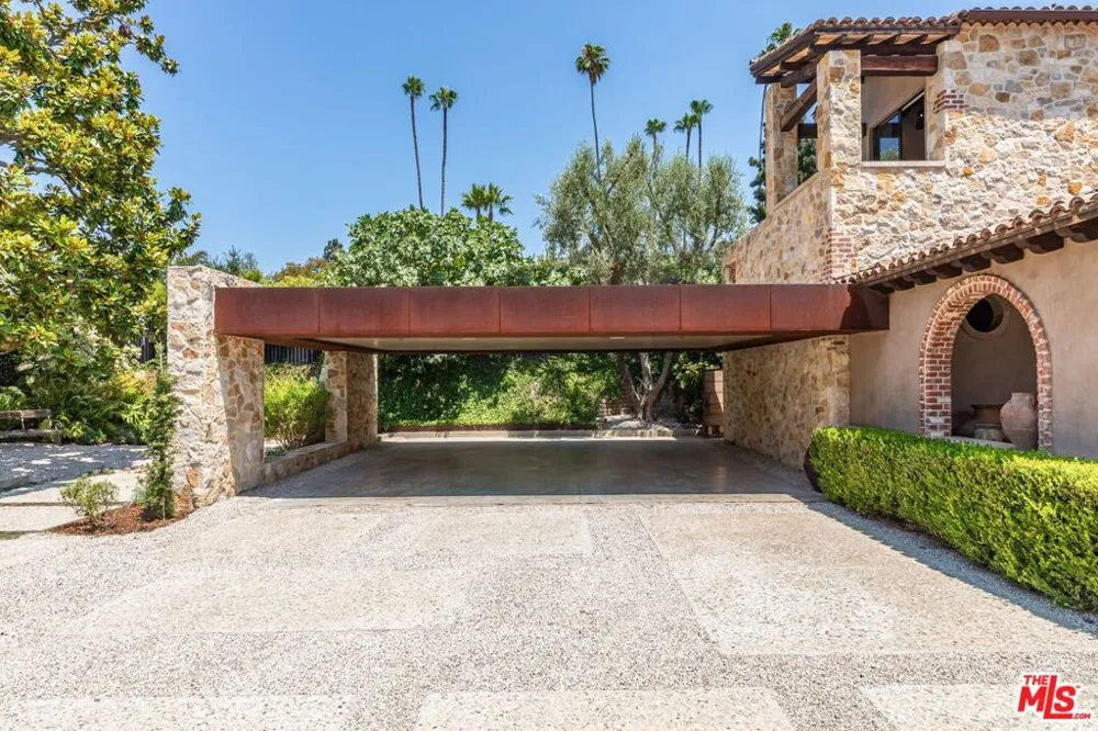 976 Alpine Drive Beverly Hills, CA 90210