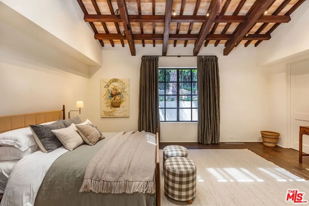 976 Alpine Drive Beverly Hills, CA 90210