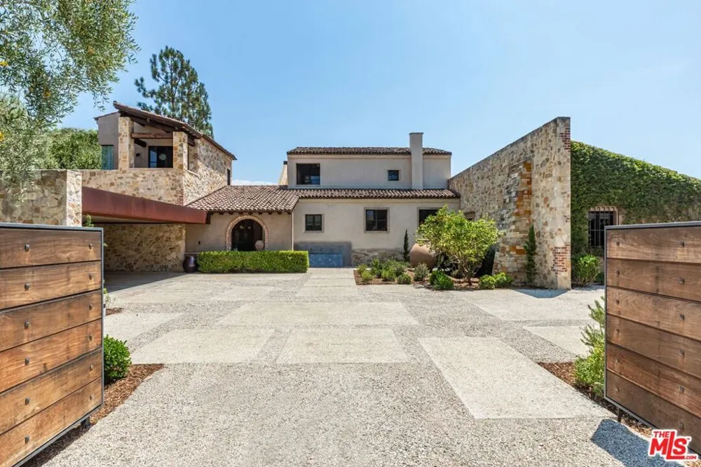 976 Alpine Drive Beverly Hills, CA 90210