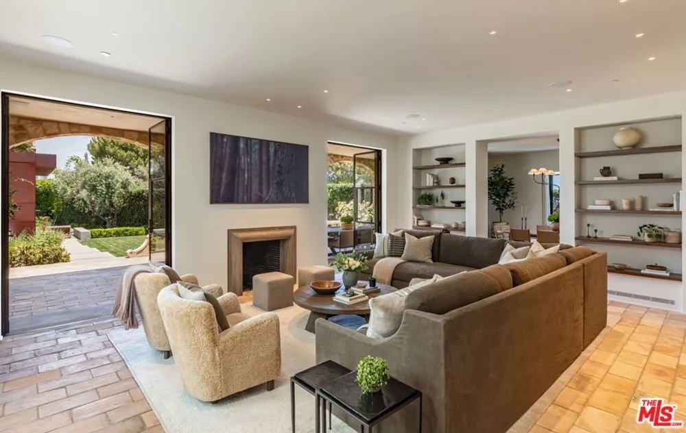 976 Alpine Drive Beverly Hills, CA 90210