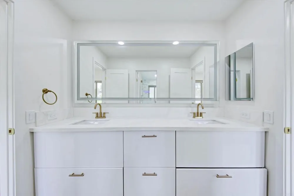 5850 Menorca Drive San Diego, CA 92124