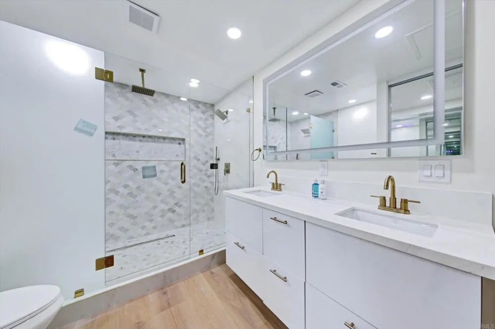 5850 Menorca Drive San Diego, CA 92124