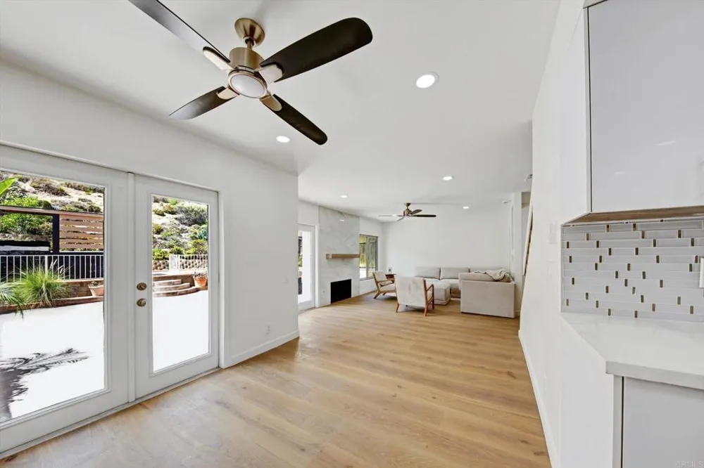 5850 Menorca Drive San Diego, CA 92124