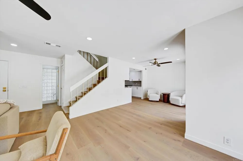 5850 Menorca Drive San Diego, CA 92124