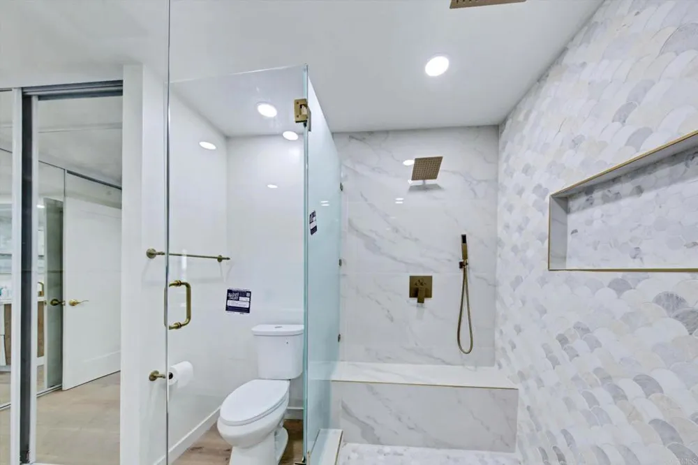 5850 Menorca Drive San Diego, CA 92124