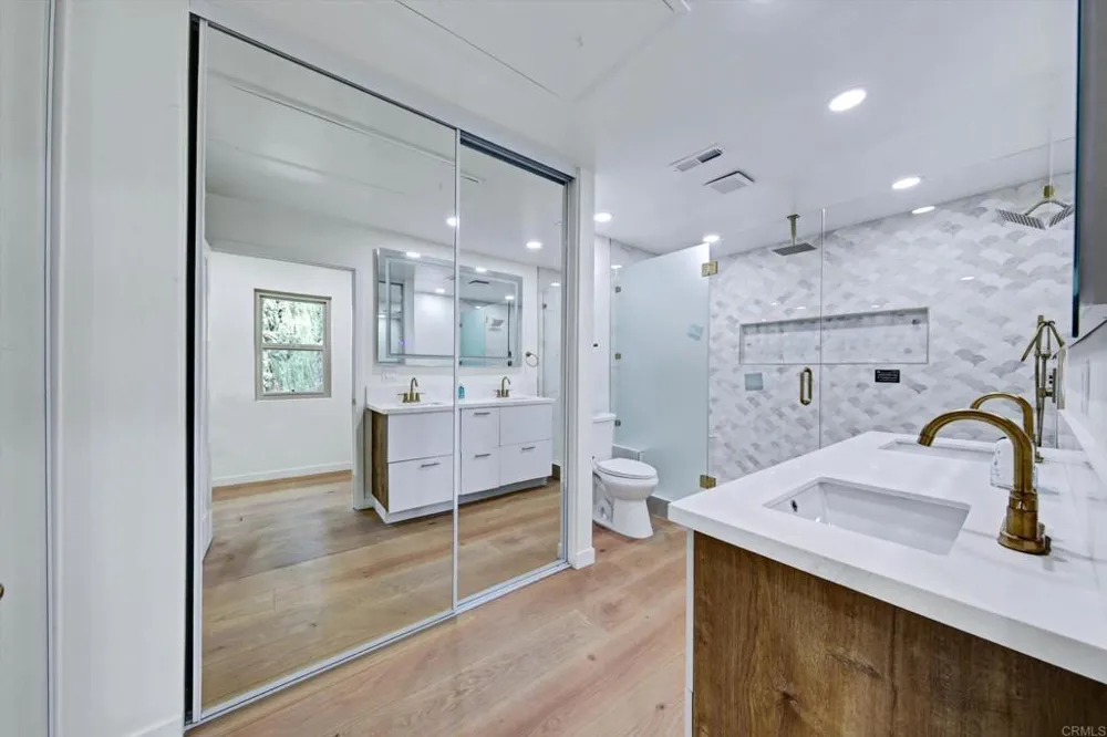 5850 Menorca Drive San Diego, CA 92124