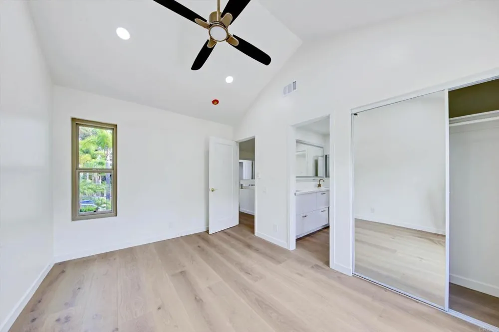 5850 Menorca Drive San Diego, CA 92124