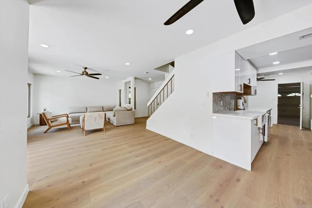 5850 Menorca Drive San Diego, CA 92124
