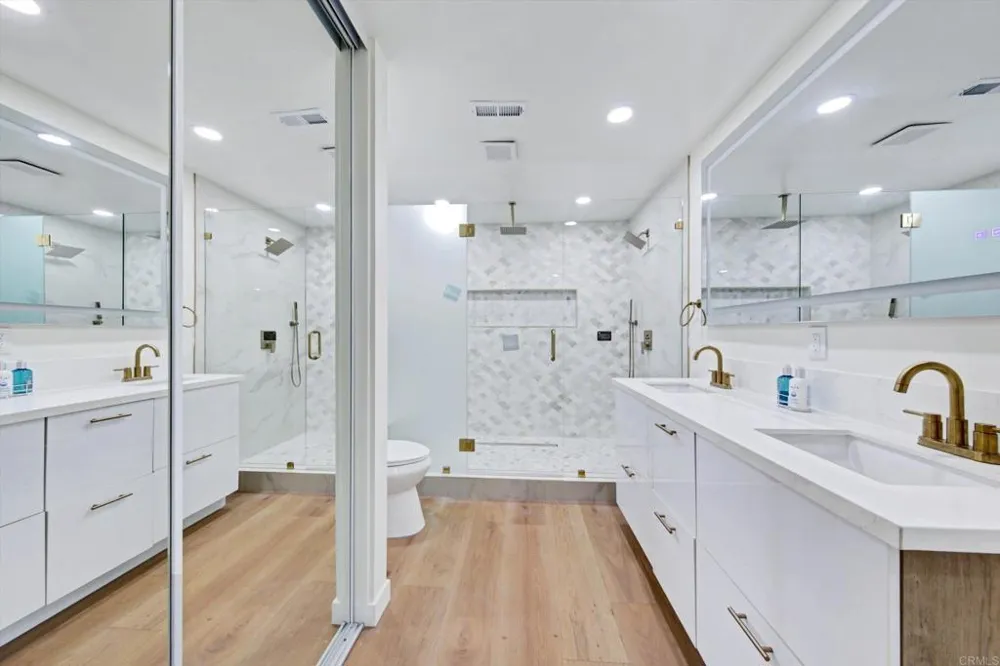 5850 Menorca Drive San Diego, CA 92124