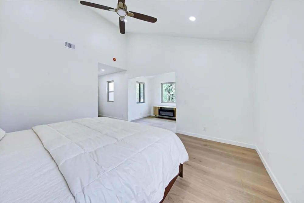 5850 Menorca Drive San Diego, CA 92124