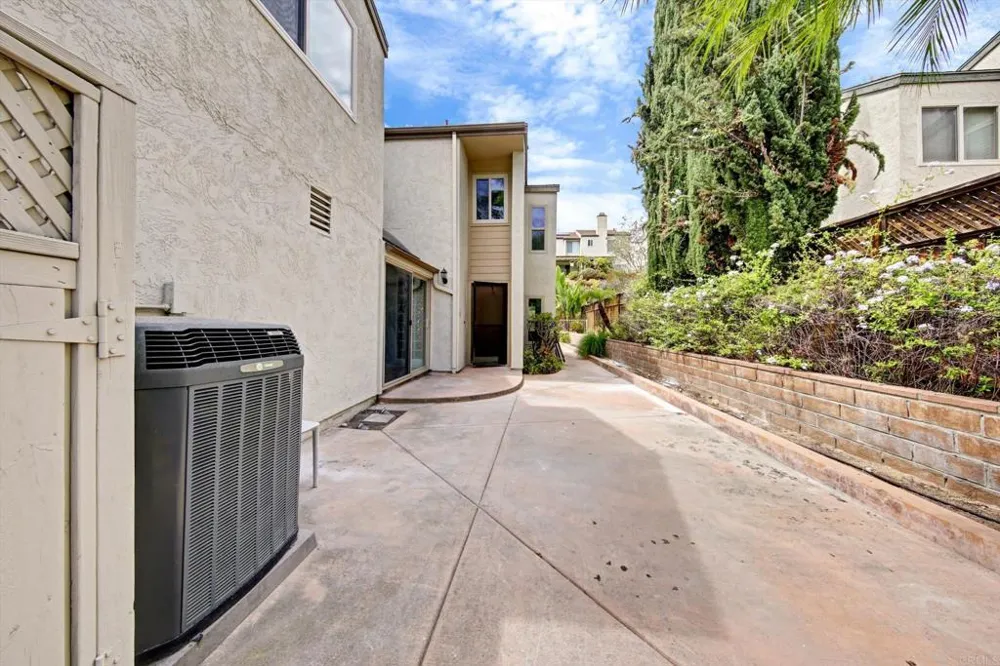 5850 Menorca Drive San Diego, CA 92124