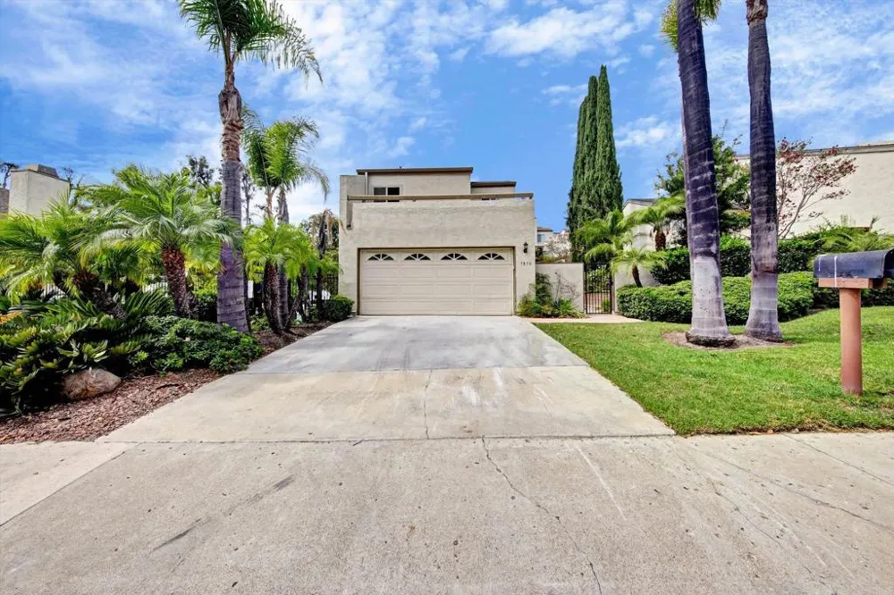 5850 Menorca Drive San Diego, CA 92124