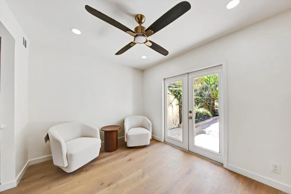 5850 Menorca Drive San Diego, CA 92124