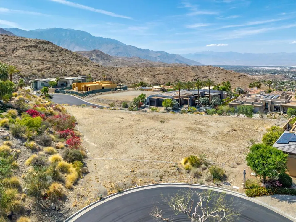 28 Stone Cliff Rancho Mirage, CA 92270